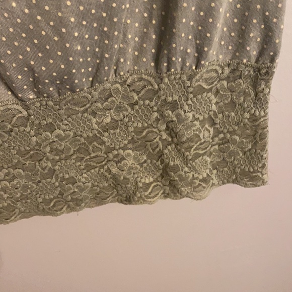 🟢10/$10 - mint green blouse - Picture 3 of 4